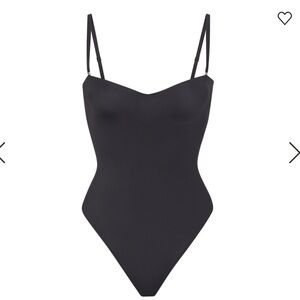 SKIMS CONTOUR LIFT STRAIGHT NECK BODYSUIT